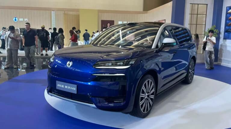 BYD Denza N9 gibrid avtomobilini taqdim etdi