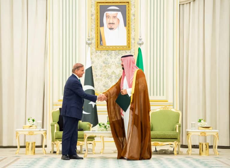 Saudi Arabia and Nuclear-Armed Pakistan Seal Defence Agreement