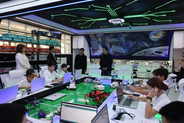 Центр робототехники и инженерии открыли в Мирабадском районе Ташкента