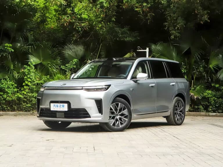GAC Trumpchi S9 gibrid avtomobili sotuvga chiqdi