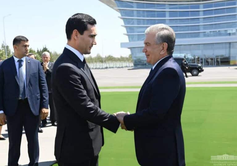 Shavkat Mirziyoyev Turkmaniston prezidentini tug‘ilgan kuni bilan tabrikladi
