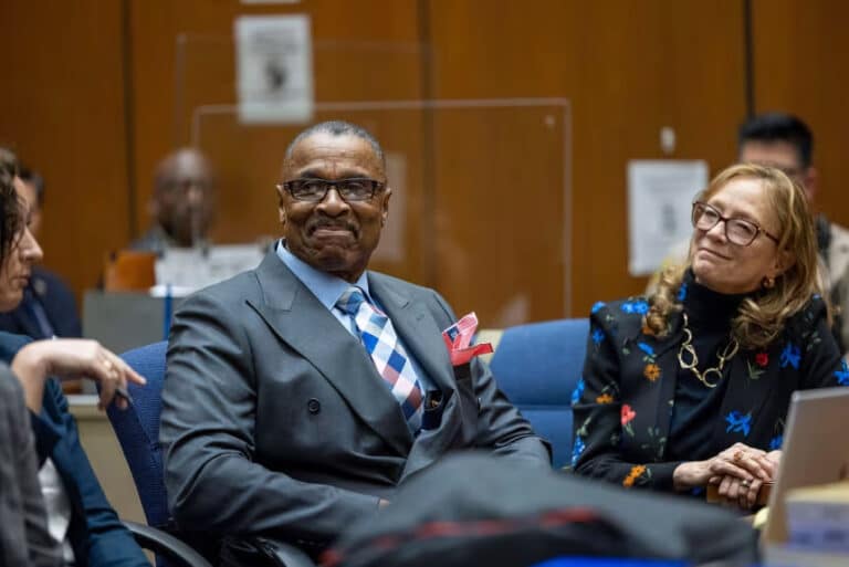 AQShda 38 yil nohaq qamoqda o‘tirgan erkakka $25 million tovon puli to‘landi