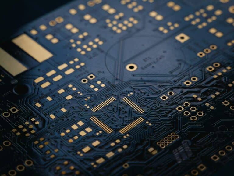 Huawei создаст крупнейший в мире кластер ИИ-чипов