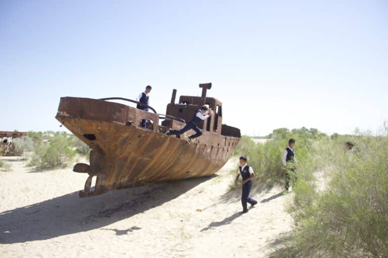 Там, где было море: жизнь на краю Арала