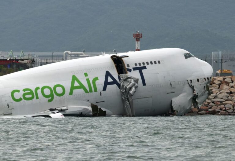 Gonkongda aviahalokat oqibatida ikki kishi vafot etdi