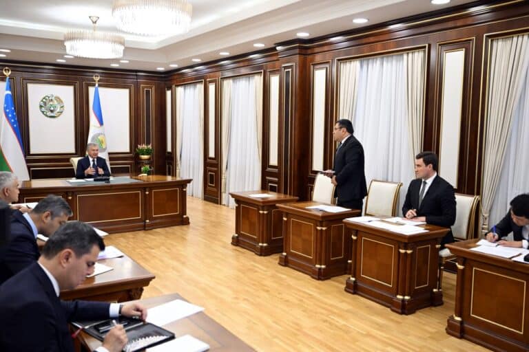 Узбекистан намерен подготовить 1 млн специалистов по ИИ к 2027 году