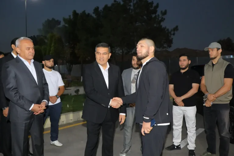 Habib Nurmagomedov Toshkentda o‘zbekistonlik spotchilar bilan uchrashdi