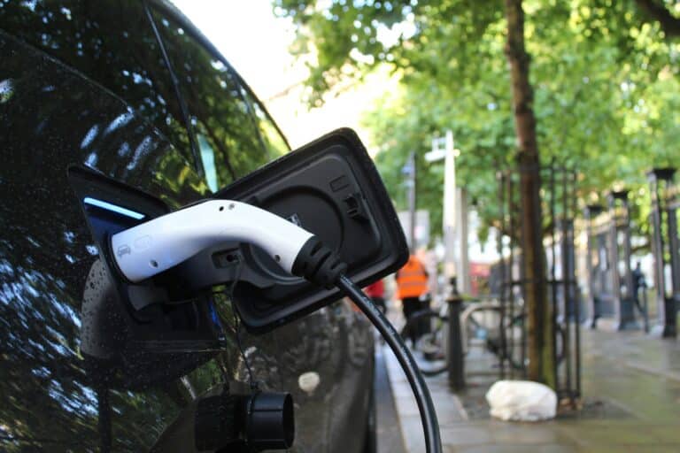 Electric Vehicle Sales Surge 26% to Record 2.1 Mln Worldwide