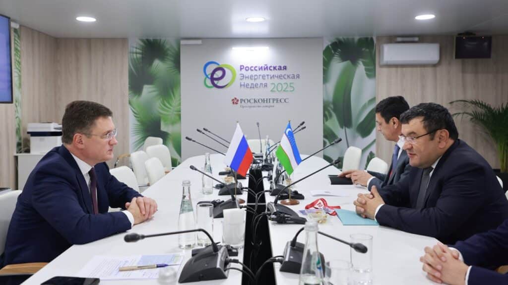 Rossiya bosh vaziri o‘rinbosari Aleksandr Novak va O‘zbekiston energetika vaziri Jurabek Mirzamahmudov Rossiya energetika haftaligi doirasida uchrashuv o‘tkazdi.
