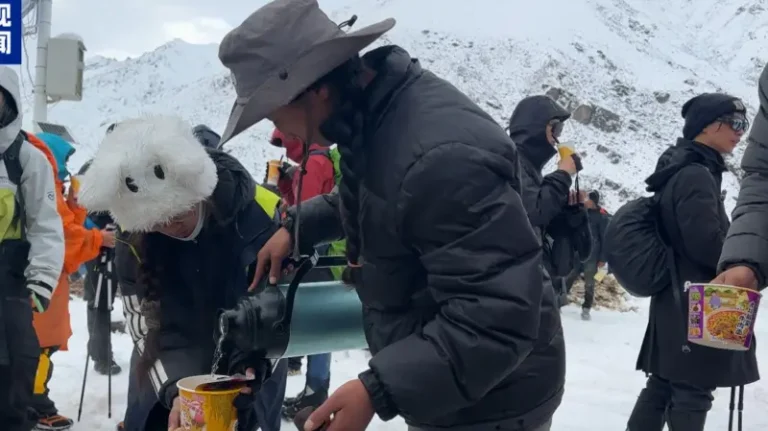 Trekkers Rescued After Blizzard Hits Eastern Face of Mount Everest