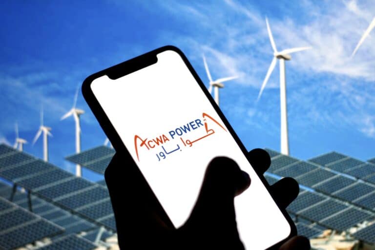 В Сырдарье запустили крупнейшую электростанцию совместно с ACWA Power