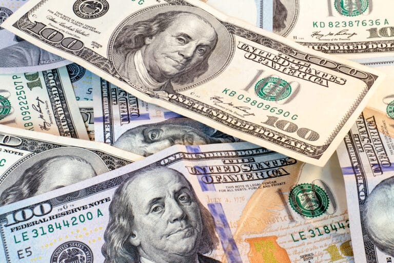 31-oktabr kuni xorijiy valyutalarni qaysi banklarda qulay narxda almashtirish mumkin