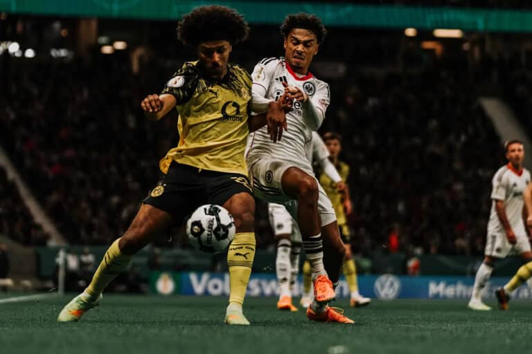 Боруссия проходит Айнтрахт по пенальти и выходит в следующий раунд Кубка Германии