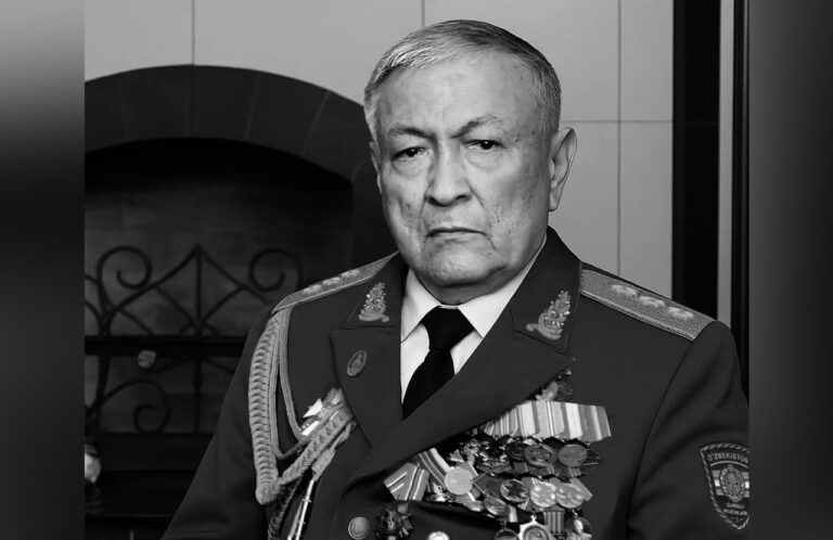O‘zbekistonning birinchi mudofaa vaziri Rustam Axmedov vafot etdi