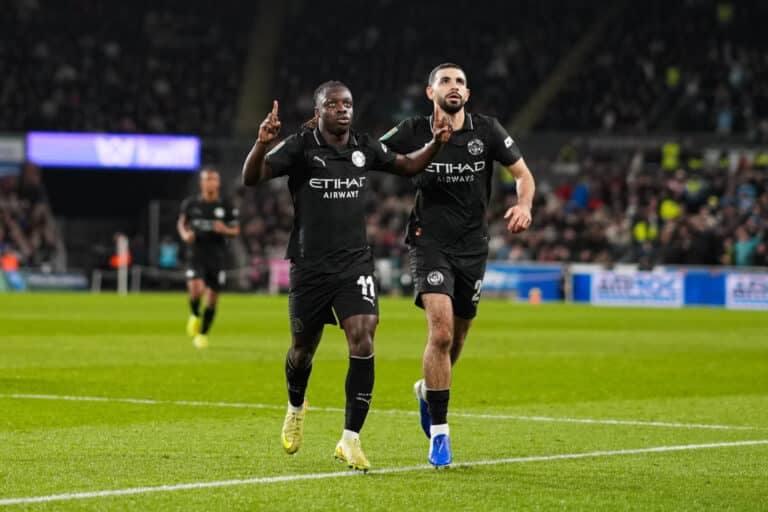 Хусанов вернулся после травмы, а Манчестер Сити уверенно прошел Суонси в Кубке лиги