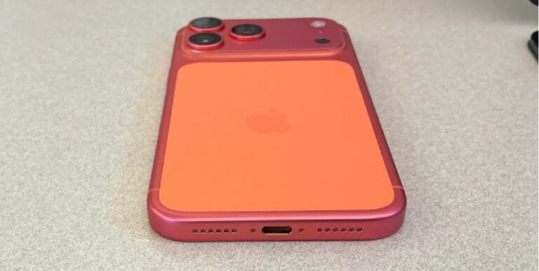 iPhone 17 Pro foydalanuvchilari modellarning pushti tusga kirayotganini aytmoqda