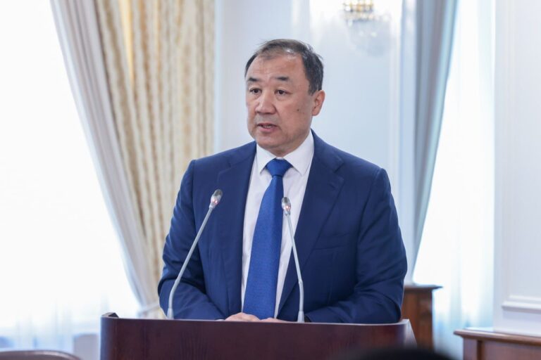 Kazakhstan seeks long-term oil supply deals with Azerbaijan