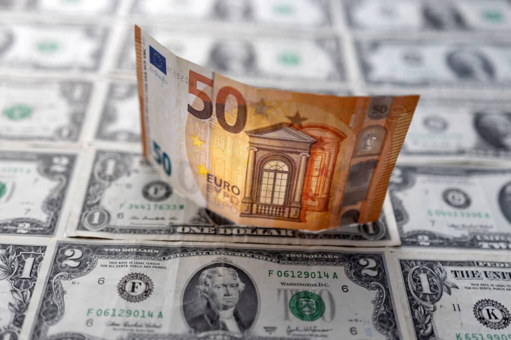 dollar va yevro