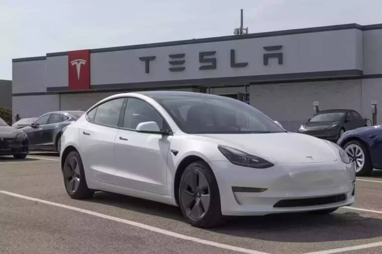Tesla uchinchi chorakda 497 ming elektromobil sotdi