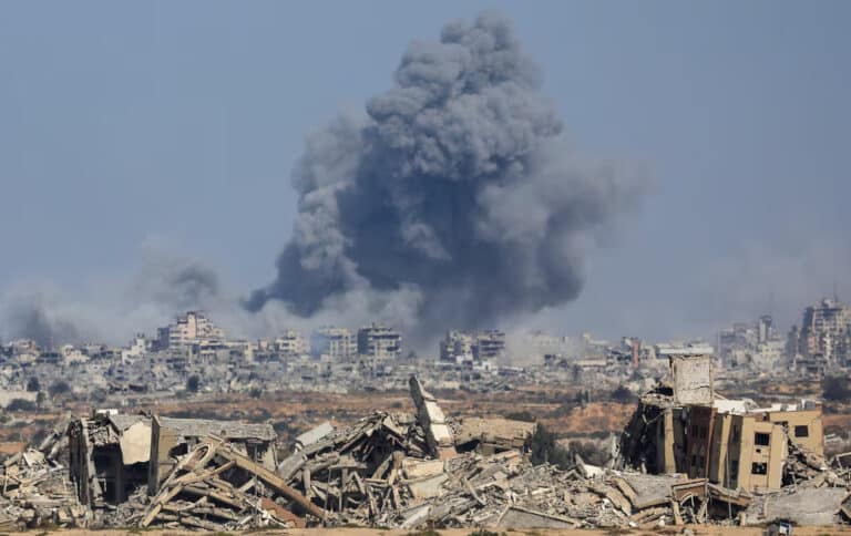 Trump Orders Israel to Halt Gaza Bombing After Hamas Agrees to Hostage Deal