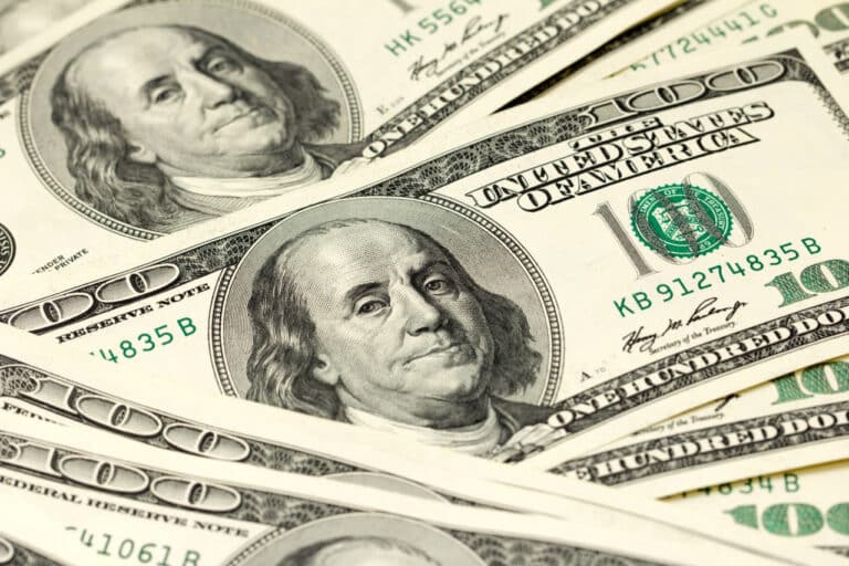 Markaziy Osiyoda dollar: AQSh valyutasi qo‘shni davlatlarda qanday o‘zgardi