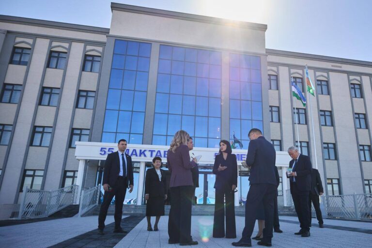 Саида Мирзиёева открыла школу в Нукусе