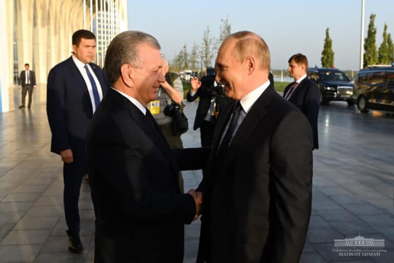 Mirziyoyev Putin bilan telefon orqali muloqot qildi