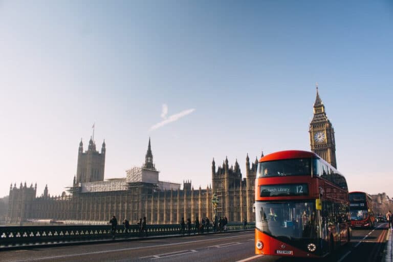 Britaniya boy investorlar uchun yangi viza joriy etishi mumkin