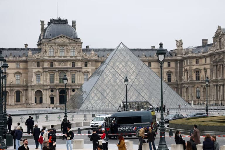 Armed Thieves Steal French Crown Jewels in Daring Louvre Museum Robbery