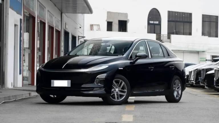 12 ming dollarlik Hongqi E-QM5 Battery Swap Edition avtomobili taqdim etildi