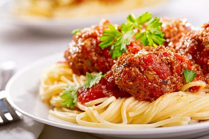 Kechga nima ovqat: italyancha spagetti qanday tayyorlanadi