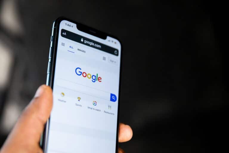 Google запустил ИИ-режим для пользователей в Узбекистане