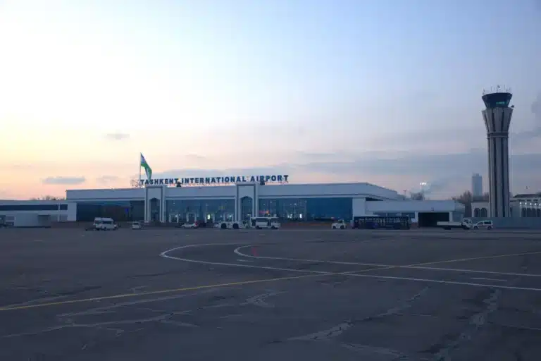 Uzbekistan Airports объяснила повторный заход самолета во время землетрясения