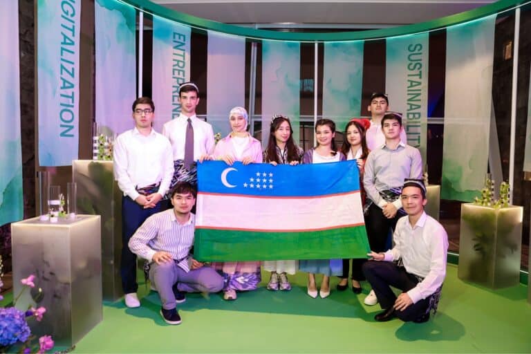 Студенты Узбекистана прошли обучение в Китае по флагманской программе Huawei