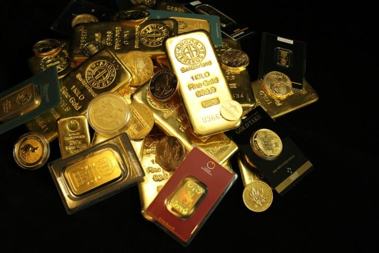 Gold Breaks $4,000 Record on Rate Cut Expectations and Rising Global Tensions