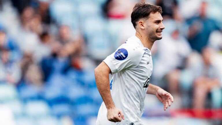 Акрон — Пари НН: гости дожали матч, несмотря на туман и гол Дзюбы