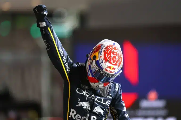 Ферстаппен примчал первым на этапе Формулы-1 в Лас-Вегасе