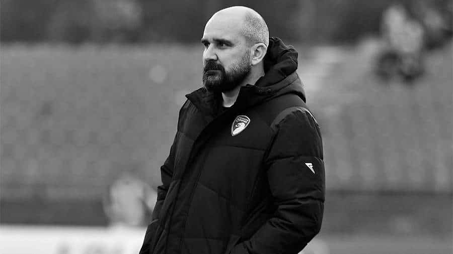 Serbiya chempionatida o‘yin paytida murabbiy vafot etdi