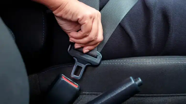 Водителям с определенными болезнями разрешат не пристегиваться — проект Минздрава