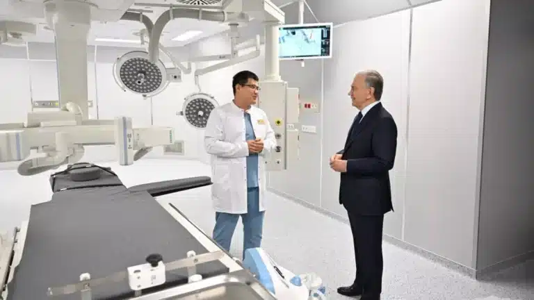 Shifokorlar mehnati munosib rag‘batlantiriladi — prezident tibbiyot xodimlarini kasb bayrami bilan tabrikladi