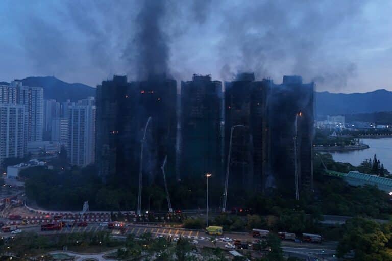 Hong Kong Tower Fire Results in 44  Casualties, Police Arrest Construction Executives