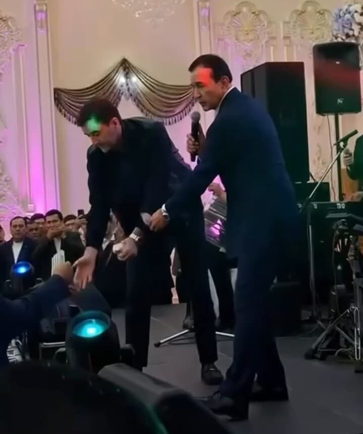 Озодбек Назарбеков спел на свадьбе и взорвал соцсети