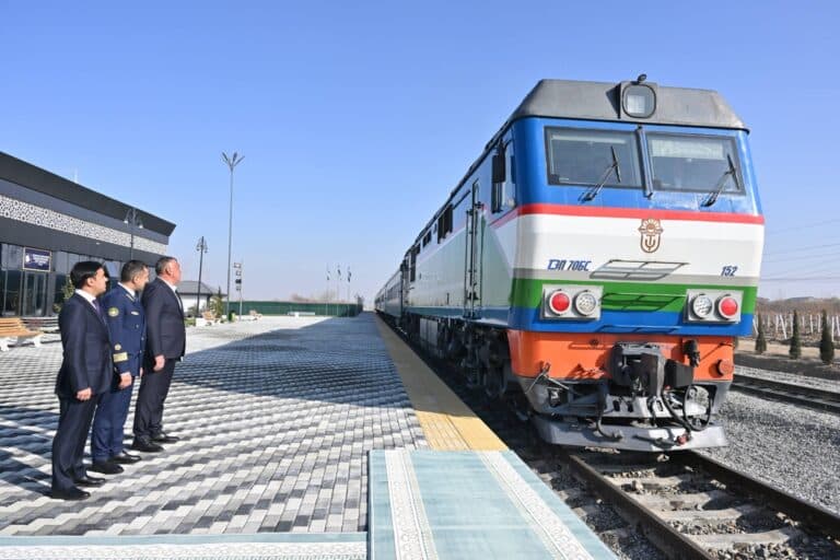 Samarqand–Urgut yangi temir yo‘l liniyasini to‘liq elektrlashtirish rejalashtirilmoqda