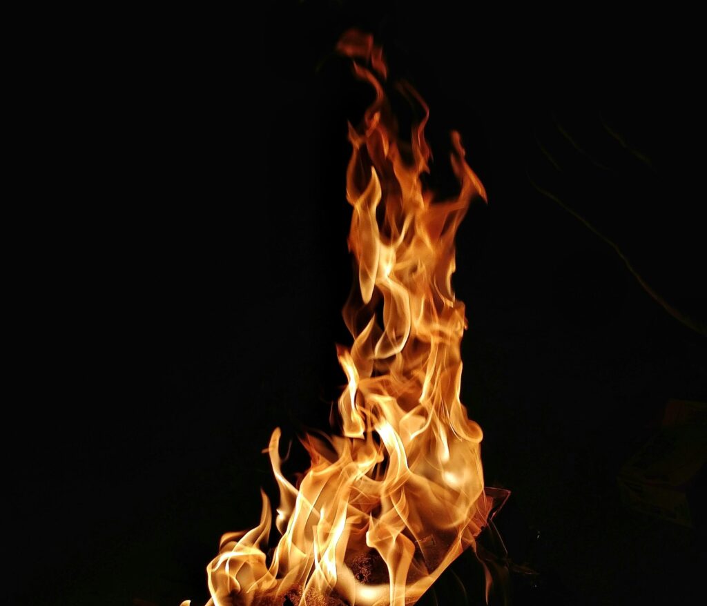 Boysundagi konda havoga zararli moddalar tarqalmasligi uchun gaz yoqildi — vazirlik