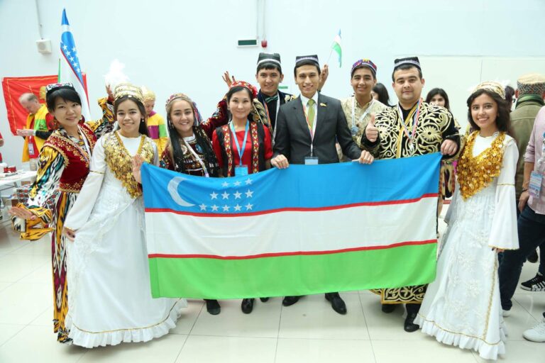 От соцпомощи до трудоустройства. Принят указ об усилении поддержки молодежи