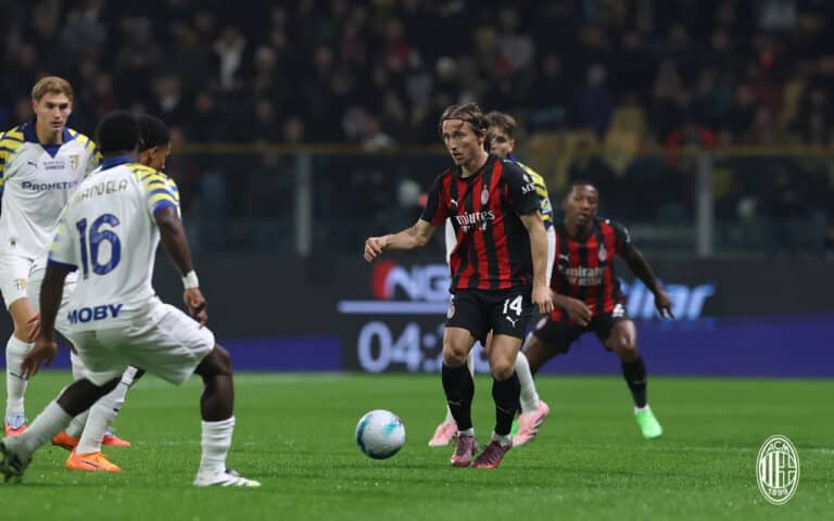 Парма — Милан 2:2: хозяева отыгрались, лидерство упущено