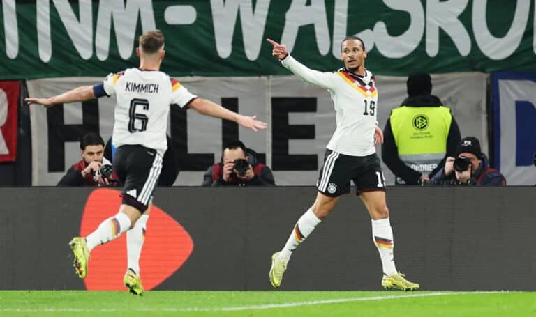 Германия уничтожила Словакию 6:0 и взяла первое место в группе А