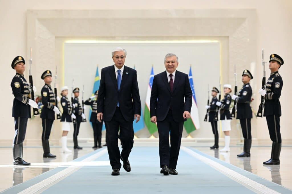 Tokayev Proposes Joint Development of Trans-Caspian Transport Route with Uzbekistan