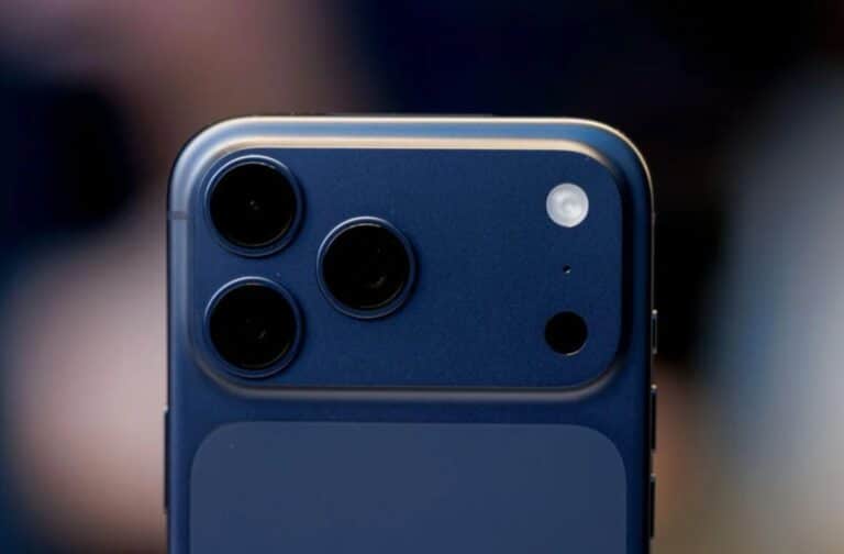 Apple Plans Major Satellite-Powered Features for iPhones