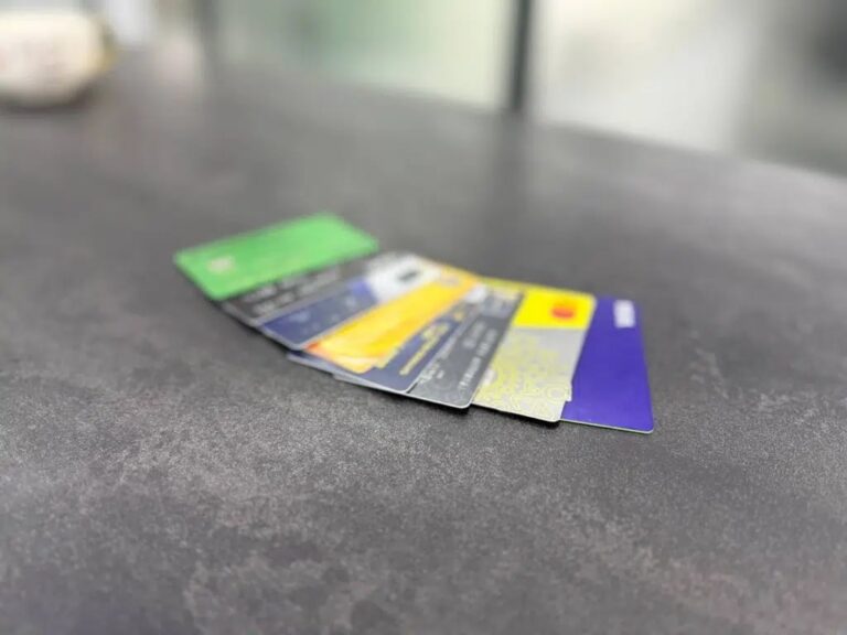 Зумеры с картами и выход из тени: как решение ЦБ Узбекистана изменит рынок